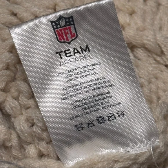 Buffalo Bills Beanie Pom Hat Cap Womens One Size Blue White Knit NFL Logo - Picture 3 of 4